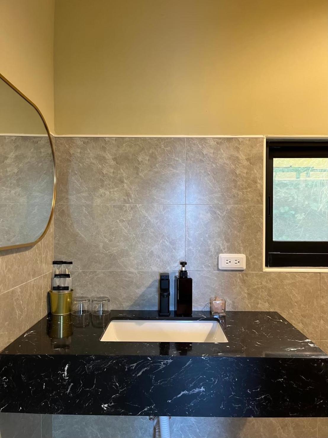 Manzhou Lugo Hotel מראה חיצוני תמונה